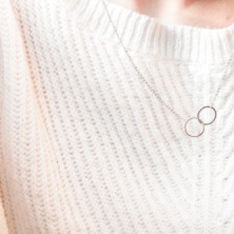 (Sophie Harper Interlocking Circles Necklace in Silver)